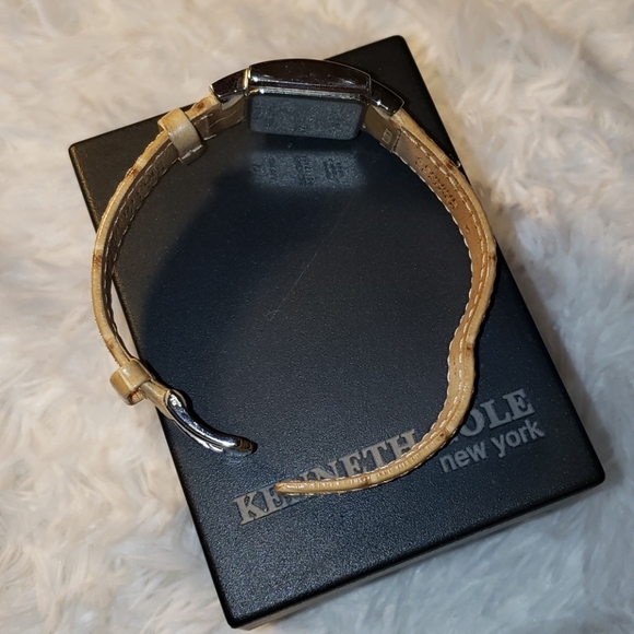 Kenneth Cole tan watch - Picture 3 of 3